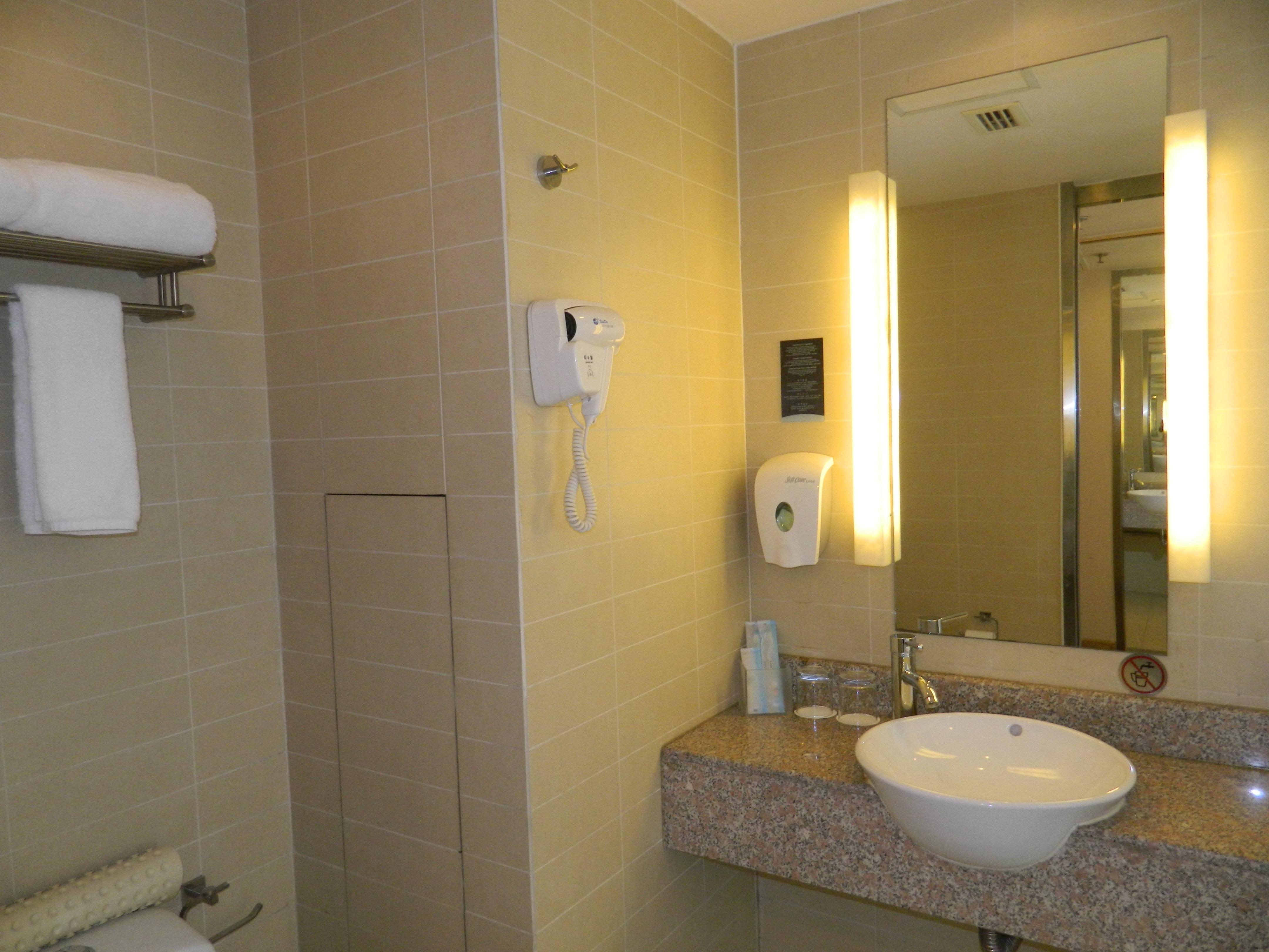 Holiday Inn Express Tianjin Airport By Ihg Exterior photo